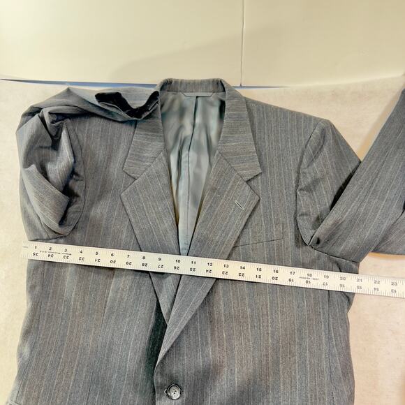 2-Piece Suit Guild-Hall Clothes Men's 42R VINTAGE Grey/ Blue Pin Stripe - Picture 9 of 16